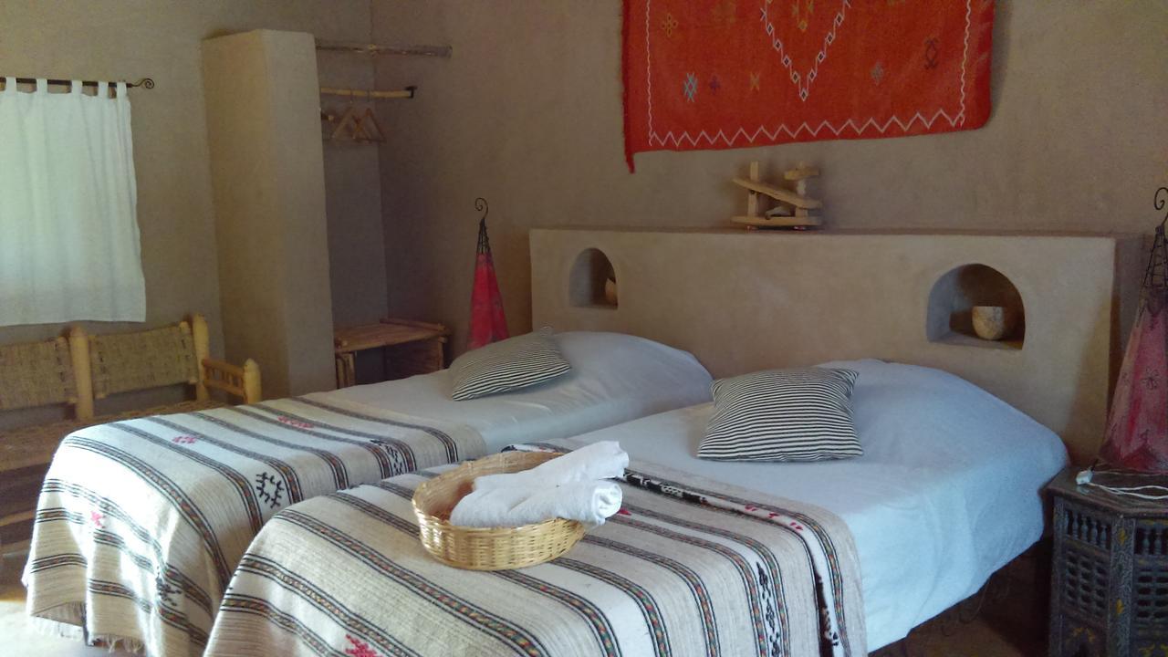 Dar Lorkam Bed & Breakfast Скура Екстериор снимка